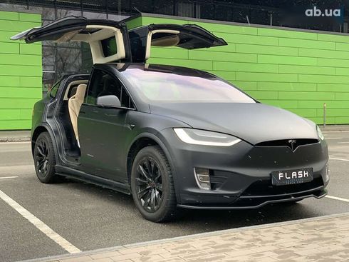 Tesla Model X 2017 - фото 18