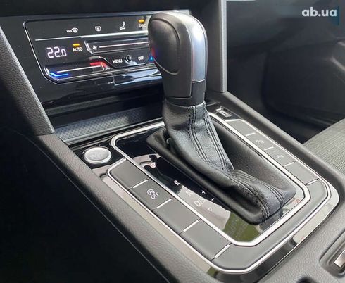 Volkswagen Passat 2020 - фото 19