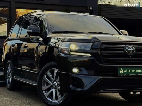 Toyota Land Cruiser 2018 - фото 12