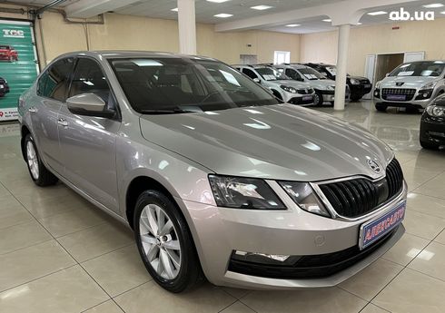 Skoda Octavia 2017 бежевый - фото 18