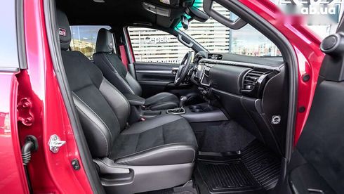 Toyota Hilux 2023 - фото 6