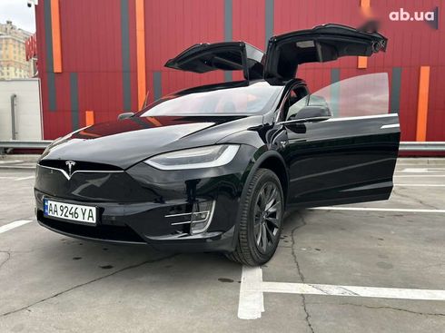 Tesla Model X 2018 - фото 9