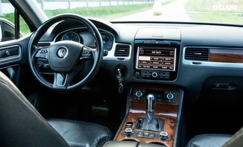 Volkswagen Touareg 2010 черный - фото 4