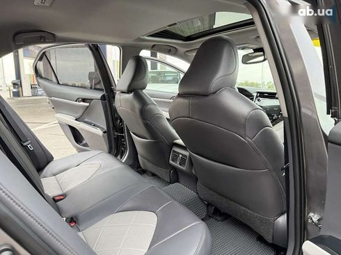 Toyota Camry 2019 - фото 30
