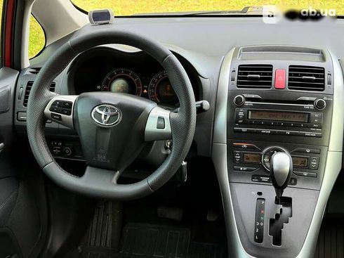 Toyota Auris 2011 - фото 14