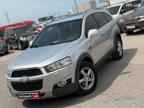 Chevrolet Captiva 2011 серый - фото 3