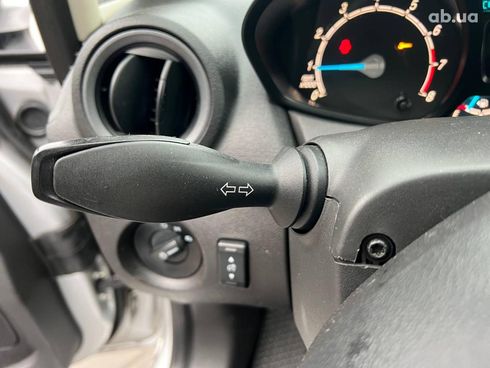 Ford Fiesta 2015 серый - фото 25