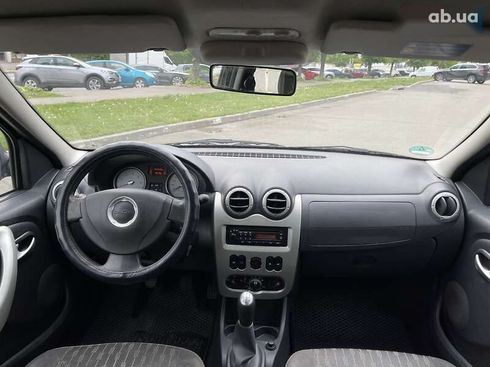 Dacia Logan 2011 - фото 9