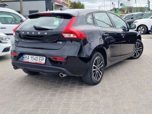 Volvo V40 2018 - фото 11