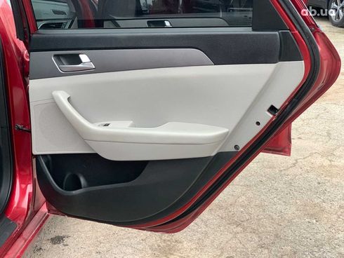 Hyundai Sonata 2015 красный - фото 38