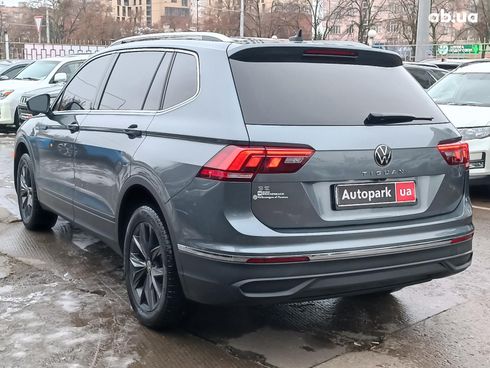 Volkswagen Tiguan 2022 серый - фото 13