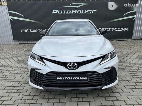 Toyota Camry 2021 - фото 10