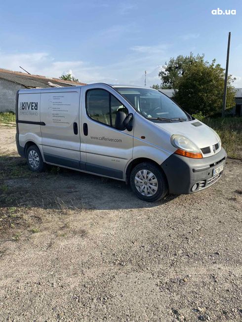 Renault Trafic 2005 серый - фото 16