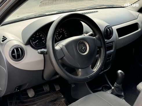 Renault Logan 2012 серый - фото 16