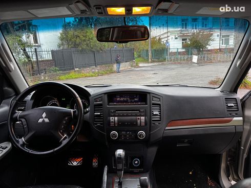 Mitsubishi Pajero 2007 бежевый - фото 31