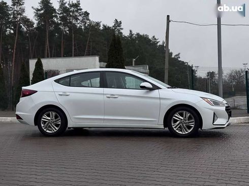 Hyundai Elantra 2019 - фото 4