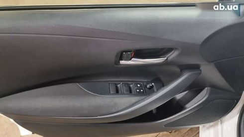 Toyota Corolla 2021 - фото 9