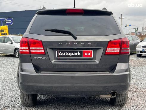 Dodge Journey 2018 серый - фото 8