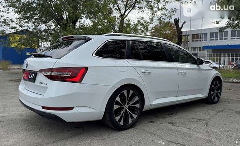 Skoda Superb 2016 - фото 25