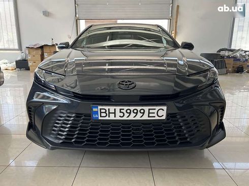 Toyota Camry 2024 - фото 2