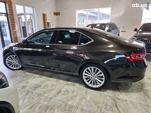 Skoda Superb 2016 - фото 22