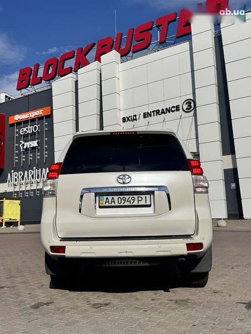 Toyota Land Cruiser Prado 2013 - фото 2