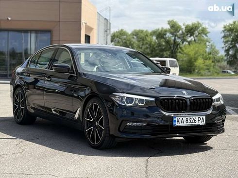 BMW 5 серия 2017 - фото 17