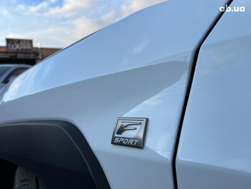 Lexus UX 2018 белый - фото 11