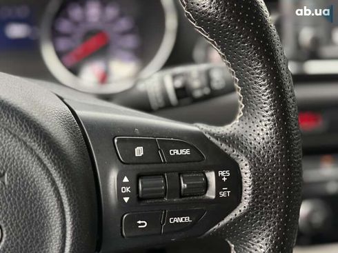 Kia Sedona 2017 - фото 28