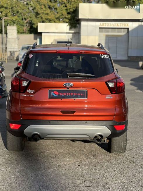 Ford Escape 2018 - фото 15