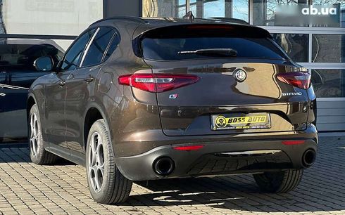 Alfa Romeo Stelvio 2017 - фото 4