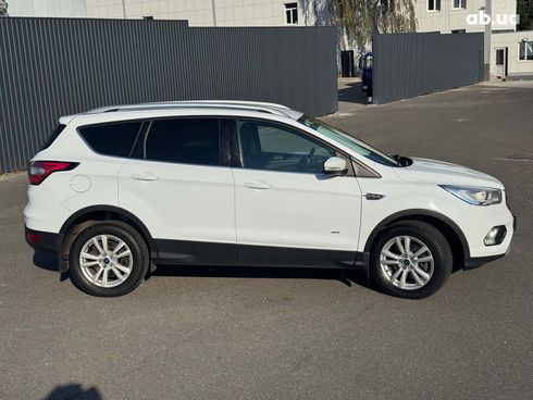 Ford Kuga 2017 белый - фото 4