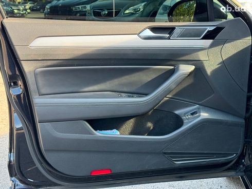 Volkswagen Passat 2017 черный - фото 17