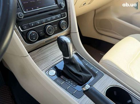 Volkswagen Passat 2017 - фото 13