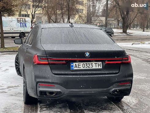 BMW 7 серия 2016 - фото 12