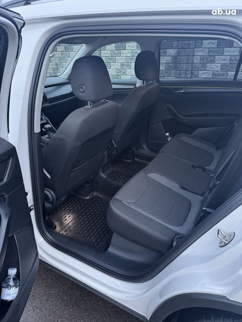 Skoda Kodiaq 2021 белый - фото 12