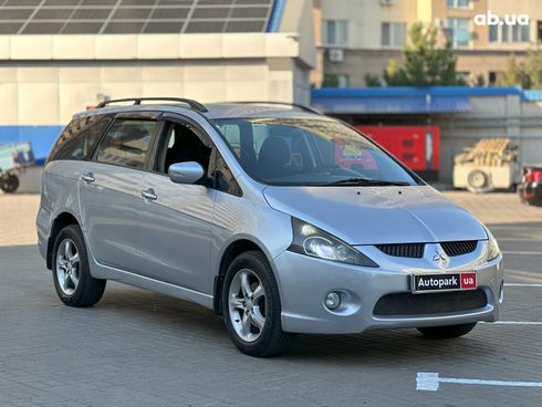 Mitsubishi Grandis 2007 серый - фото 3