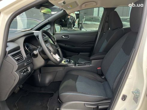 Nissan Leaf 2021 белый - фото 35