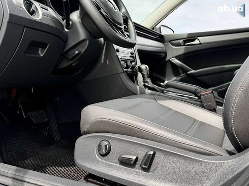 Volkswagen Passat 2021 - фото 17
