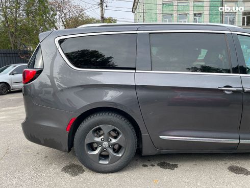 Chrysler Pacifica 2017 серый - фото 27
