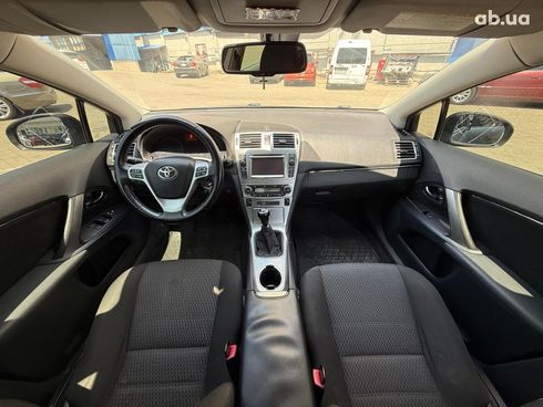 Toyota Avensis 2012 серый - фото 15