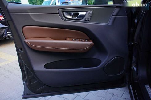 Volvo XC60 2017 - фото 11