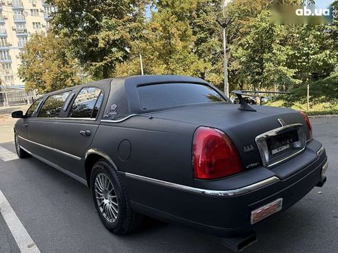 Lincoln Town Car 2003 - фото 7