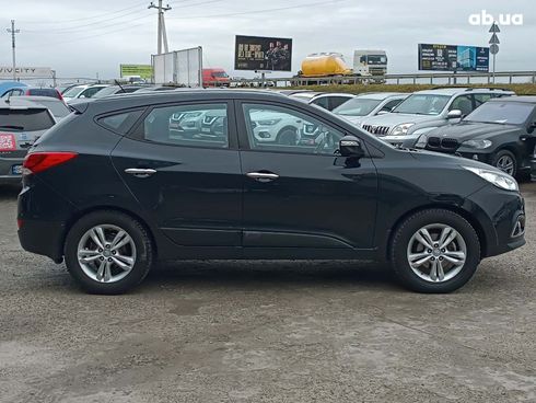 Hyundai ix35 2010 черный - фото 12