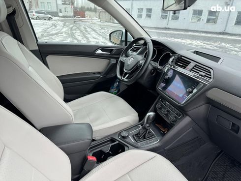 Volkswagen Tiguan 2018 белый - фото 25