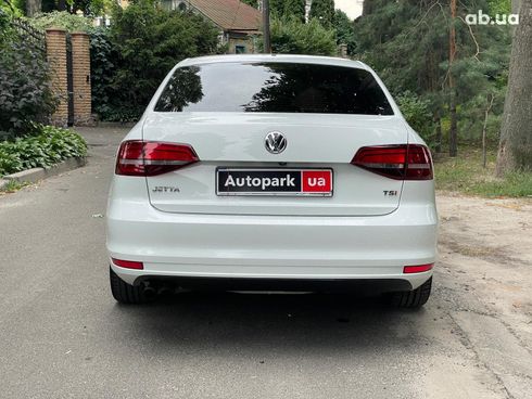 Volkswagen Jetta 2016 белый - фото 8