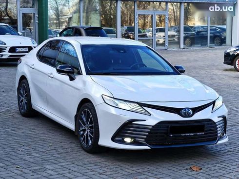 Toyota Camry 2021 - фото 3