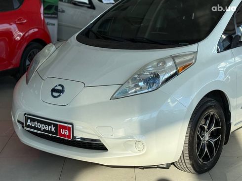 Nissan Leaf 2013 белый - фото 4