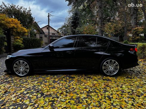 BMW 5 серия 2019 черный - фото 9
