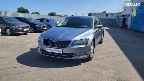 Skoda Superb 2019 - фото 17